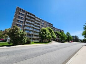 411 Ellerdale St in Saint John, NB - Building Photo