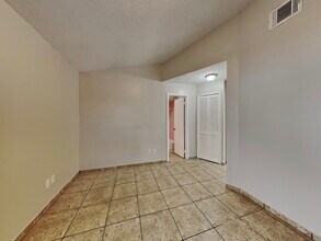 266 Magellan Dr in Kissimmee, FL - Building Photo - Building Photo