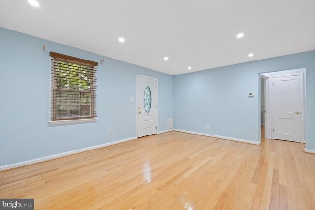 2913 Collins Ave in Silver Spring, MD - Building Photo - Building Photo