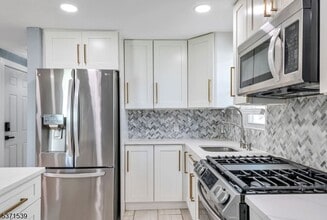 47 Ekings Ave in Hawthorne, NJ - Building Photo - Building Photo