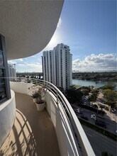 5750 Collins Ave, Unit 12H in Miami Beach, FL - Building Photo - Building Photo
