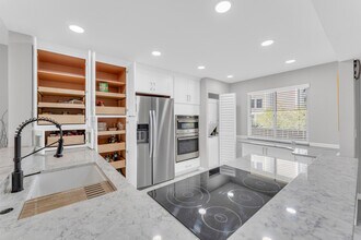 7192 Huntington Ln in Delray Beach, FL - Building Photo - Building Photo