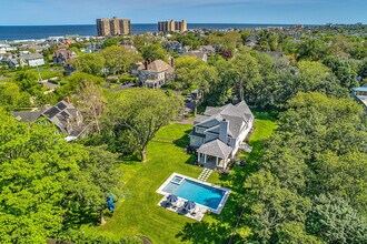 1 River Ln in Monmouth Beach, NJ - Building Photo - Building Photo