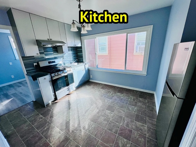 660 Railroad Ave, Unit 660B in South San Francisco, CA - Foto de edificio - Building Photo