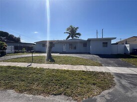 4490 NW 171 Terrace in Miami Gardens, FL - Building Photo