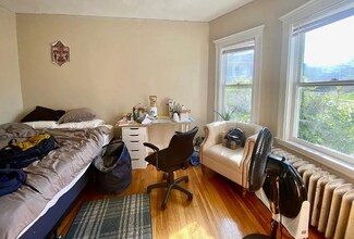 112 College Ave, Unit U2 in Medford, MA - Building Photo - Building Photo