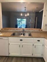 2401 Eilers Ln in Lodi, CA - Building Photo - Building Photo