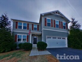 123 Harper Ln in Fredericksburg, VA - Building Photo