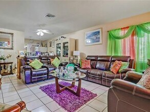 5256 Coronado Pkwy-Unit -N/A in Naples, FL - Building Photo - Building Photo