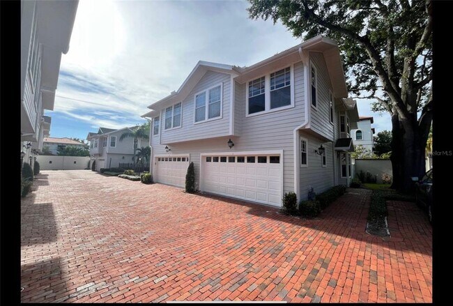 property at 2920 W El Prado Blvd