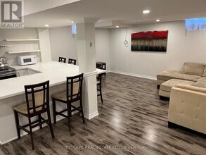 27 Seafair Cresent in Brampton, ON - Building Photo - Building Photo