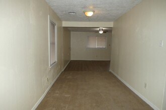 2211 NW Crosby Ave in Lawton, OK - Building Photo - Building Photo