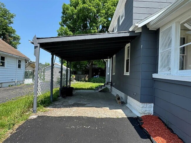 400 Willow St in Vestal, NY - Building Photo - Building Photo