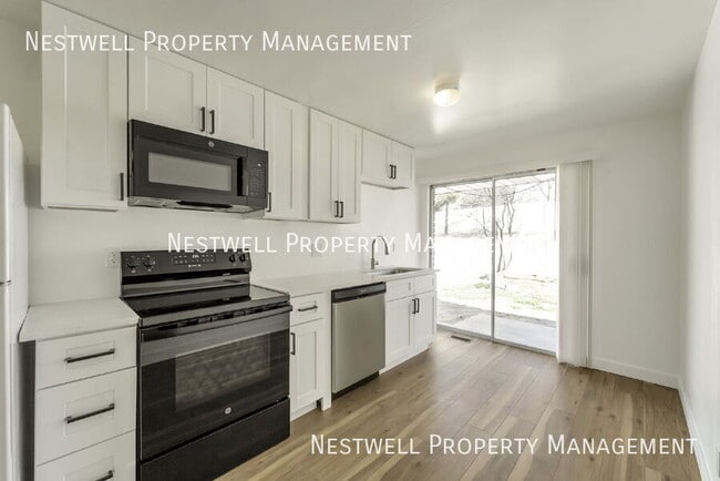 7375 S Highland Dr in Cottonwood Heights, UT - Building Photo - Building Photo