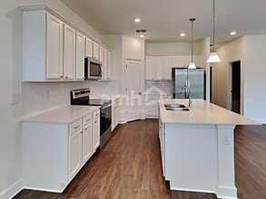 1048 Walden Pond Dr in Plant City, FL - Foto de edificio - Building Photo