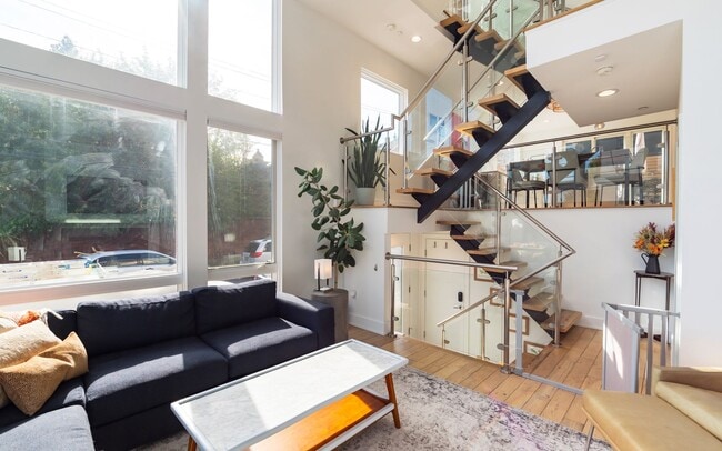 property at 1500 N Hancock St