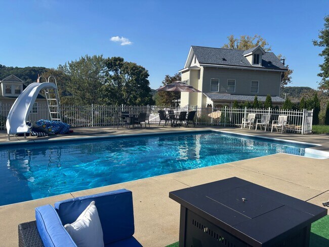 property at 1059 5th St