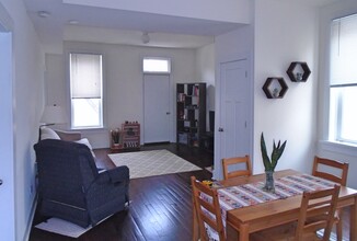 1329 W 18th St in Chicago, IL - Building Photo - Interior Photo