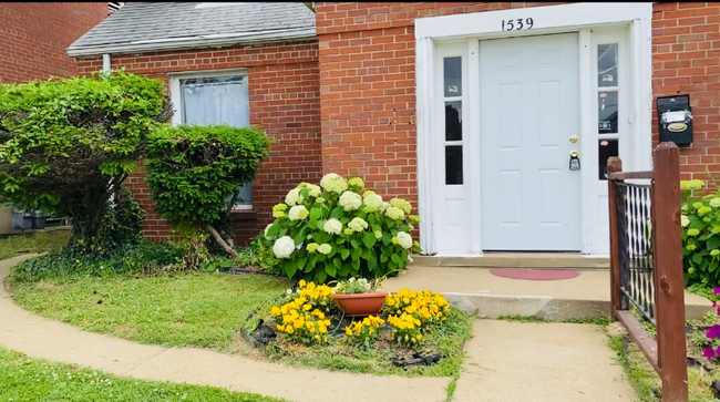 1539 McLaran Ave in St. Louis, MO - Foto de edificio - Building Photo