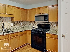 307 Burton Dr in Douglasville, GA - Foto de edificio - Building Photo