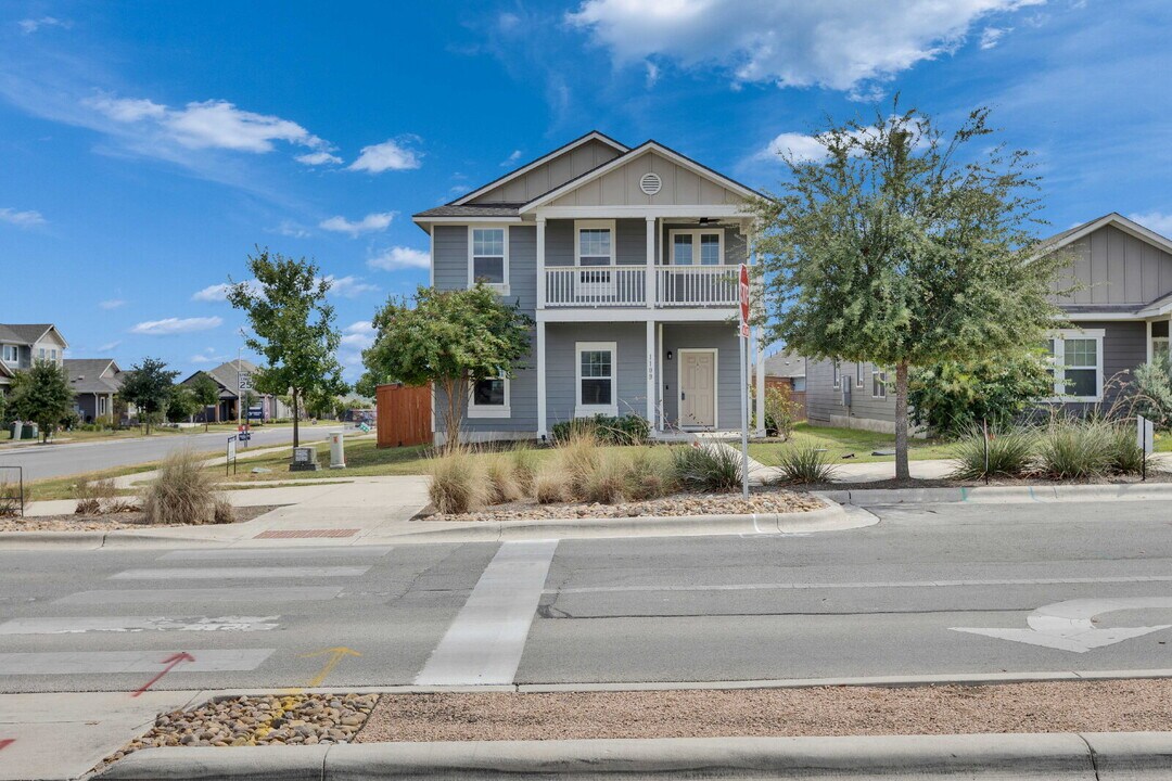 1109 Esplanade Pkwy in San Marcos, TX - Building Photo