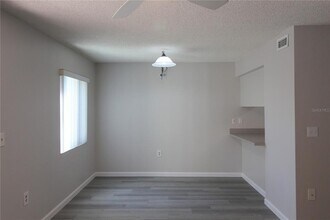 2628 Hidden Lake Dr N in Sarasota, FL - Building Photo - Building Photo