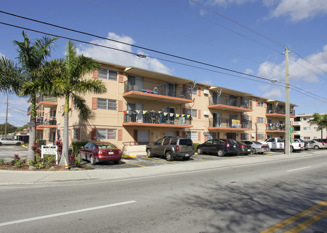 Gold King I Apartments in North Miami, FL - Building Photo - Building Photo