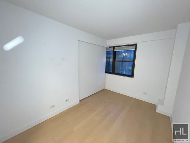 East 39th Street in New York, NY - Building Photo - Building Photo