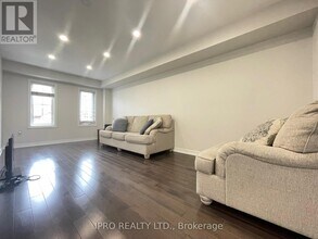 2187-2187 Fiddlers Way in Oakville, ON - Building Photo - Building Photo