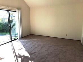 730 Natalie Dr in Morgan Hill, CA - Foto de edificio - Building Photo