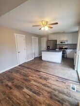 653 SE 158th Ave in Portland, OR - Building Photo - Building Photo