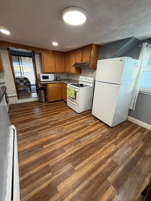 44 Woodlawn Ave, Unit 2 in Everett, MA - Foto de edificio - Building Photo