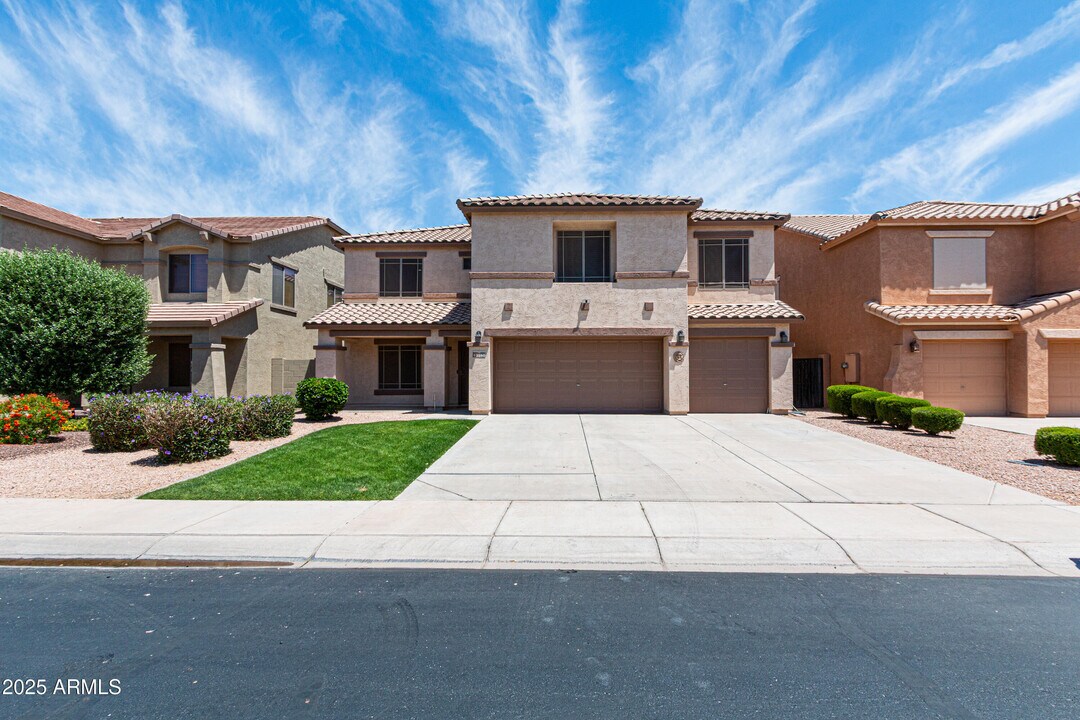 43560 W Elizabeth Ave in Maricopa, AZ - Building Photo