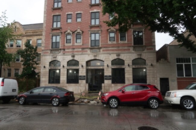 property at 4526 N Sheridan Rd