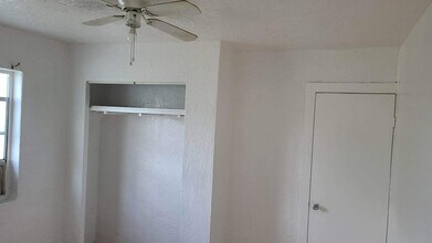 100 NW 1st Ave in Hallandale Beach, FL - Building Photo - Building Photo
