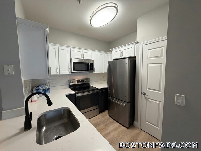 311 Lowell St, Unit 2215