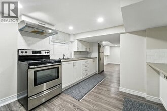 20 Hetherington St in St Catharines, ON - Building Photo - Building Photo