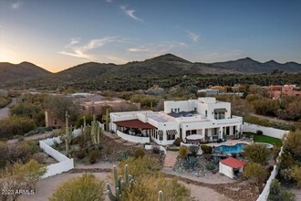 5578 Fairway Trail in Cave Creek, AZ - Foto de edificio - Building Photo