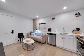 505 E Travis St in San Antonio, TX - Building Photo - Building Photo