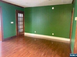 15 Ayer Pl in Rutherford, NJ - Foto de edificio - Building Photo