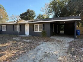 1610 Woodrow Ave in Dublin, GA - Building Photo