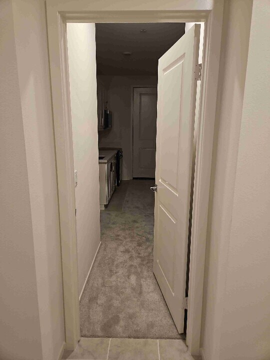 1607 E Holguin St in Lancaster, CA - Building Photo