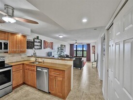 2304 S Cypress Bend Dr in Pompano Beach, FL - Building Photo