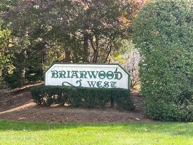 716 Zlotkin Cir in Freehold, NJ - Building Photo