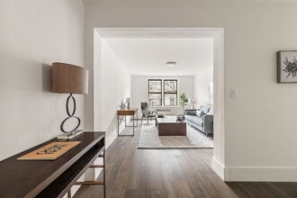 2420 Morris Ave in Bronx, NY - Building Photo - Building Photo