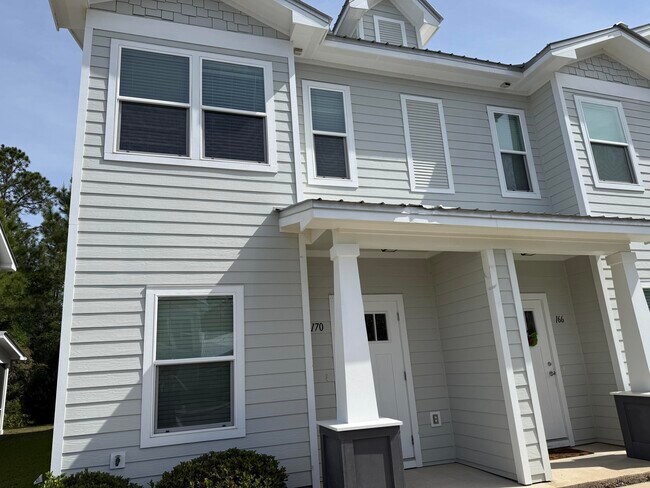 170 N Sand Palm Rd in Freeport, FL - Foto de edificio - Building Photo