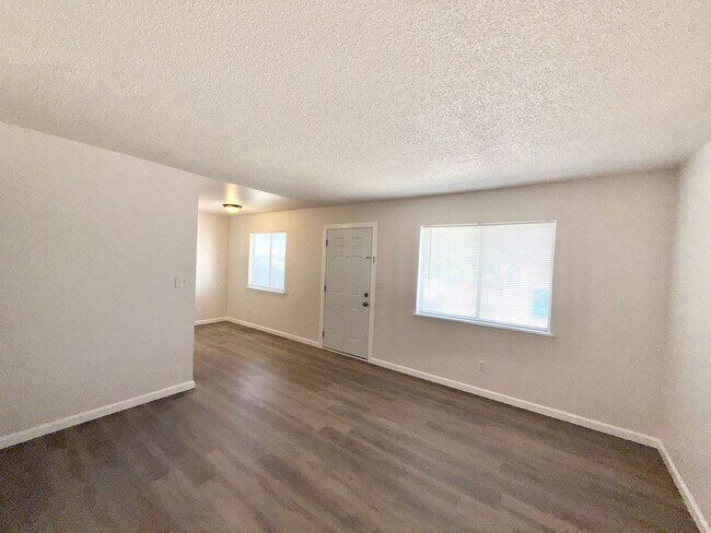 10290 Pritam Dr in Socorro, TX - Building Photo - Building Photo