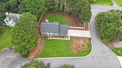 2620 Valencia Dr NE in Marietta, GA - Building Photo - Building Photo