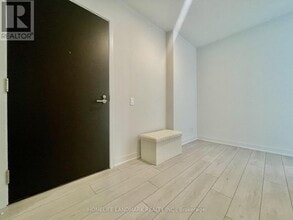 39 Mary St in Barrie, ON - Building Photo - Building Photo