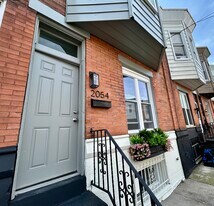 2054 Mercy St in Philadelphia, PA - Building Photo
